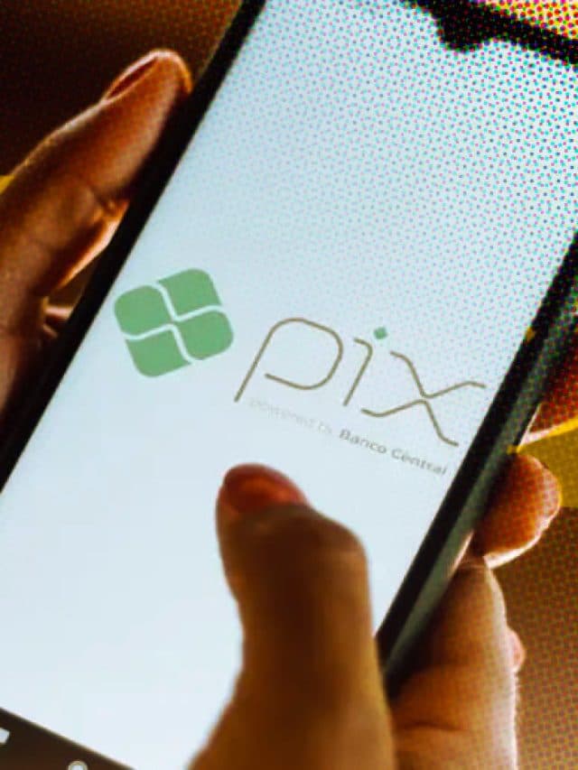 Pix alcança 45% das compras online e pressiona cartão