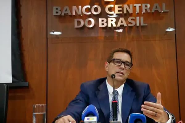 Campos Neto e Meirelles assinam carta pró-PEC do BC