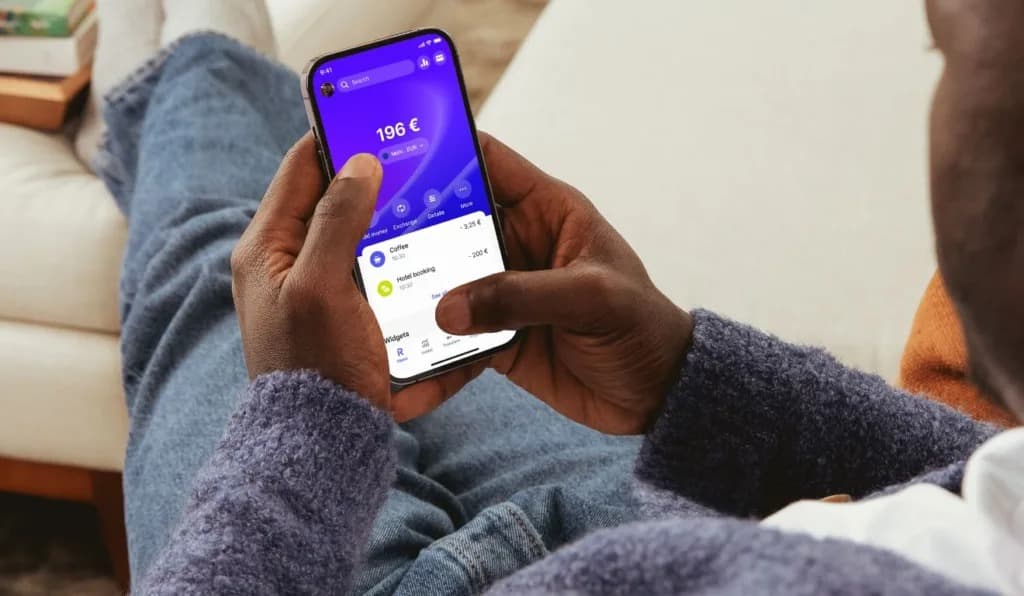 Revolut ativa pagamento direto por banco e mira varejo europeu