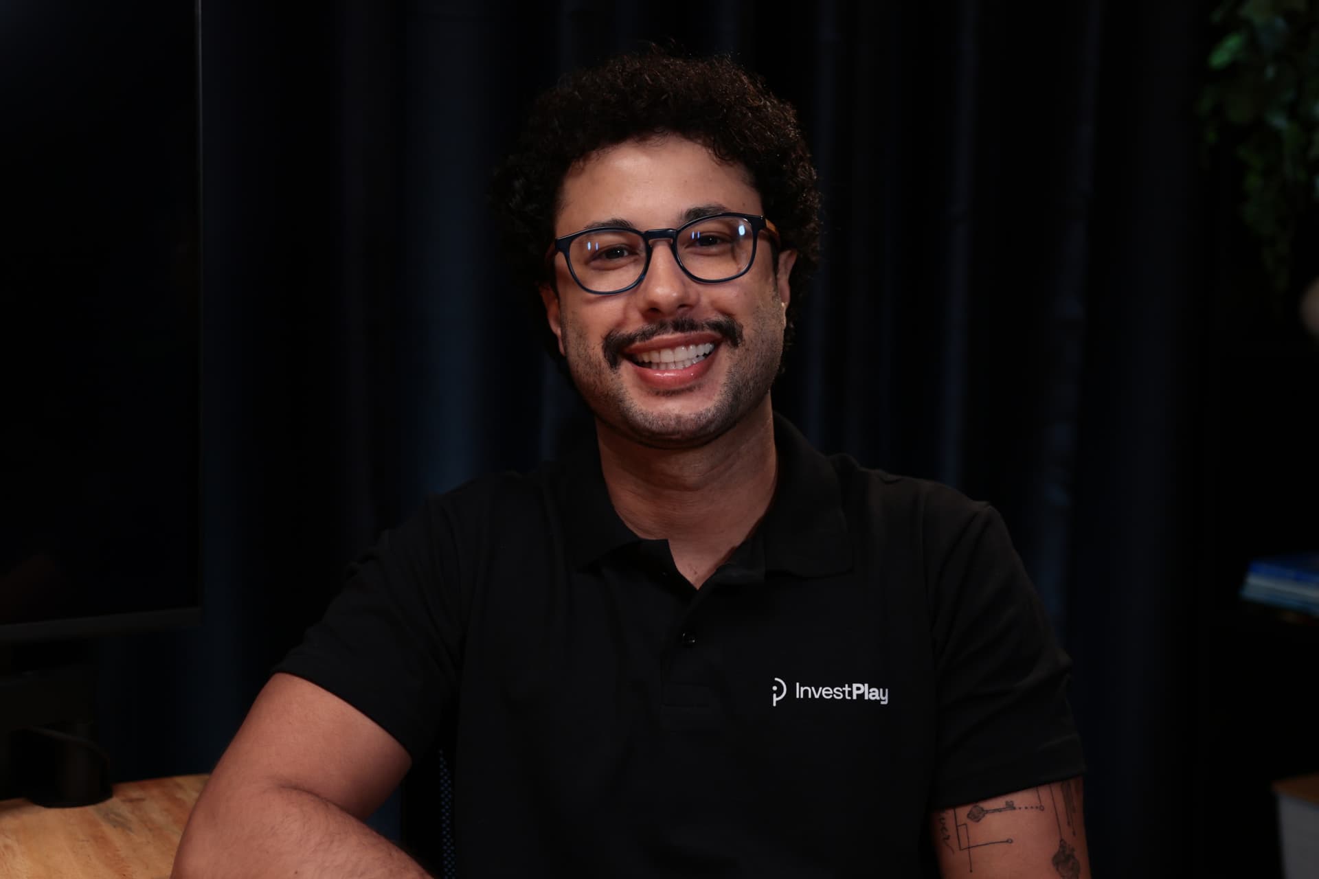 InvestPlay: hiperpersonalização ganha escala com IA proprietária