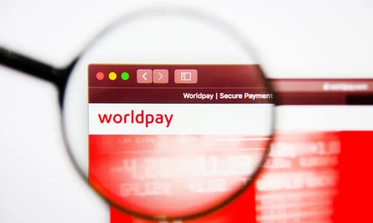 East West Bank firma parceria com a Worldpay