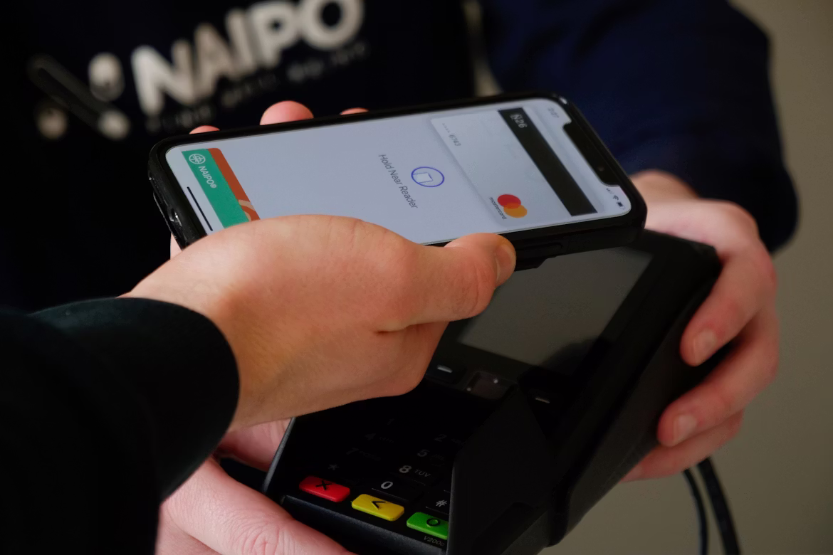 Apple negocia lançamento do Apple Pay na Índia