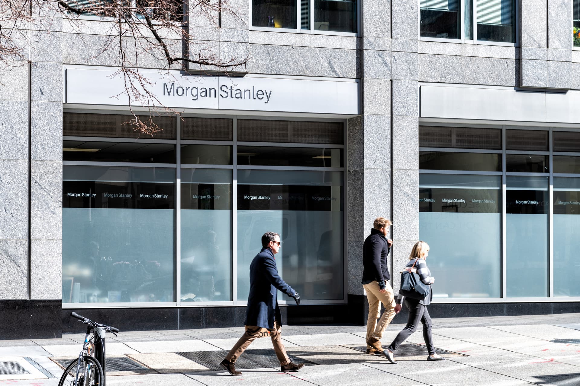 Morgan Stanley lucra US$ 5,6 bi com receita recorde no 1T
