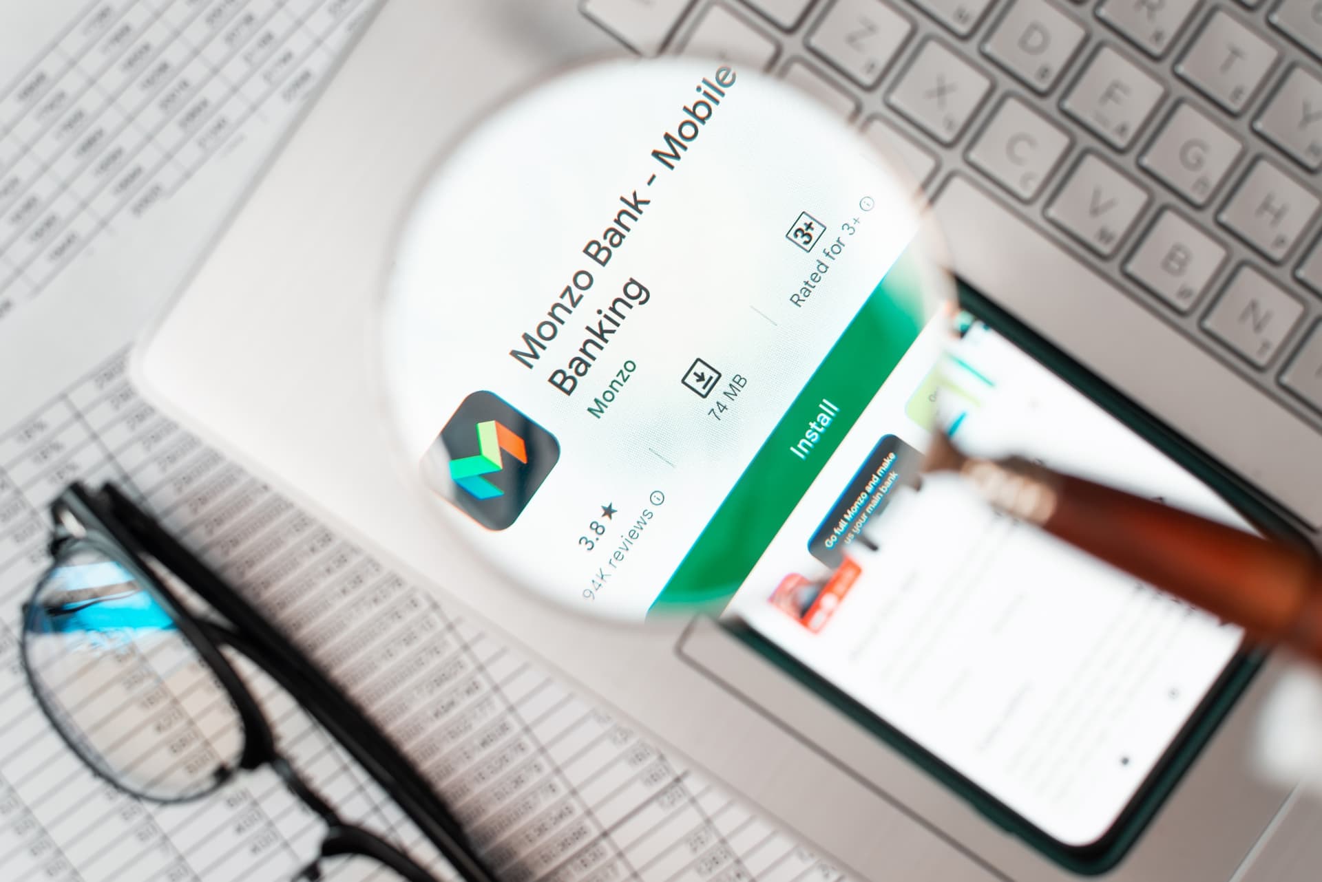 Monzo lança cartão que investe o cashback no Reino Unido
