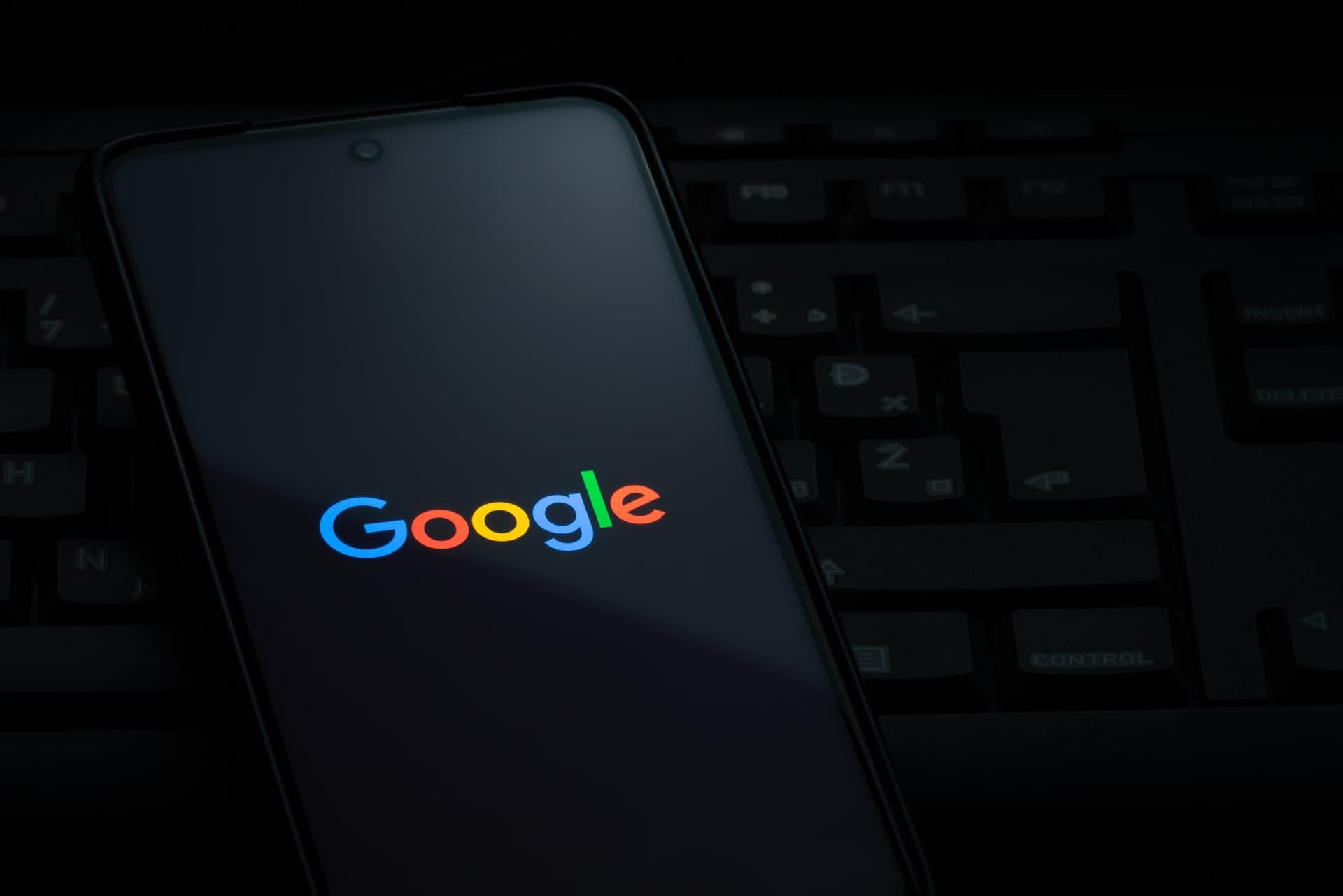 Grupo hacker mira Pix e boleto e usa IA, diz o Google