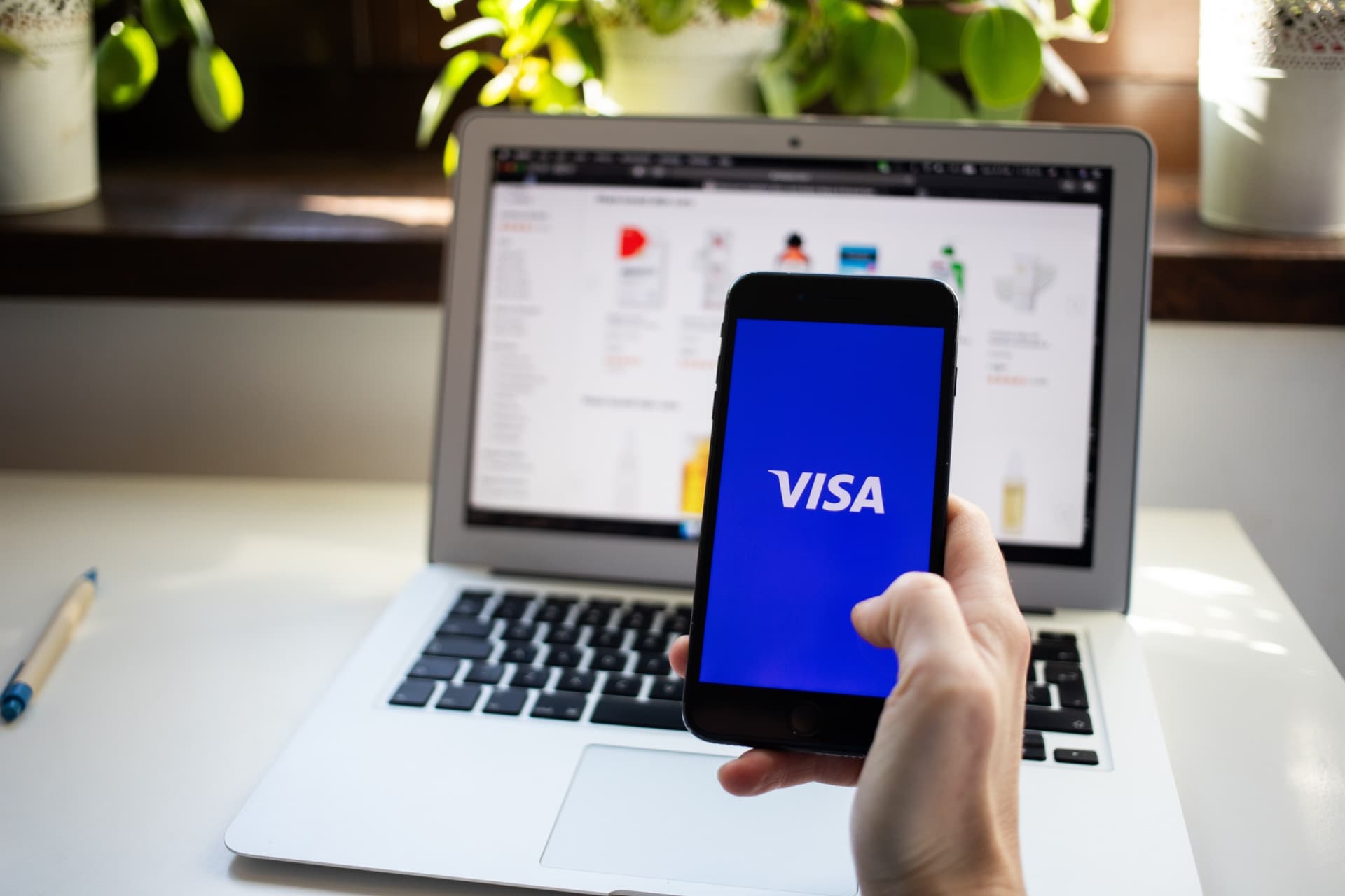 Banco MVB entra em piloto de stablecoin no Visa Direct