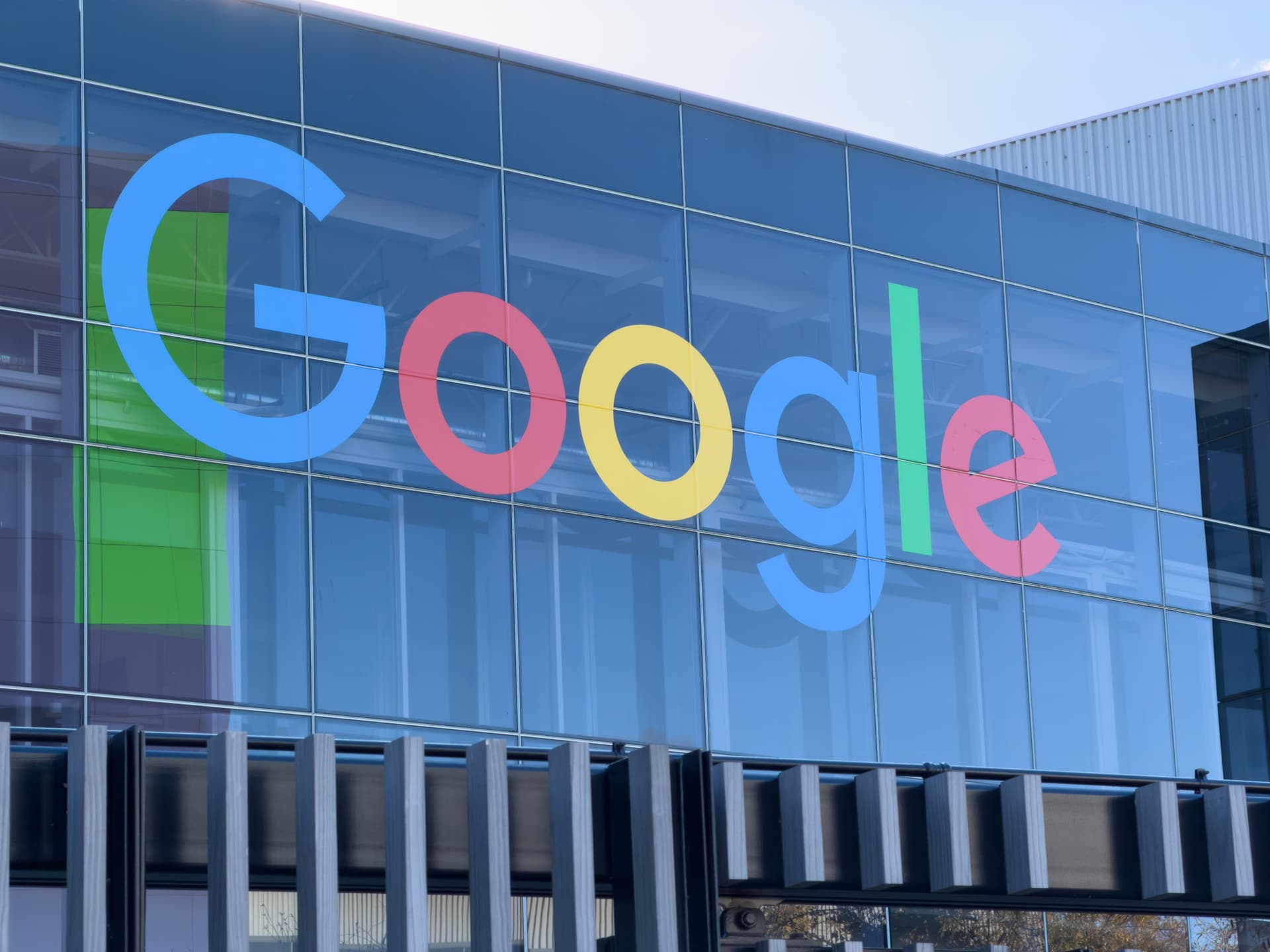 Google e Kyndryl testam IA que lê cadastros em banco suíço