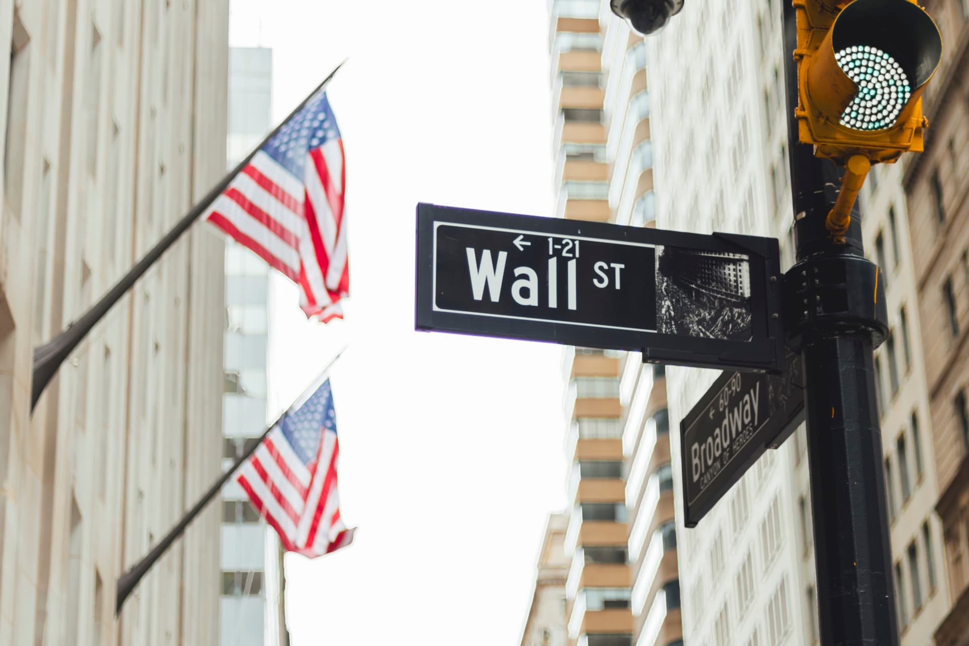 Analista alerta: onda de IA em Wall Street pode virar queda