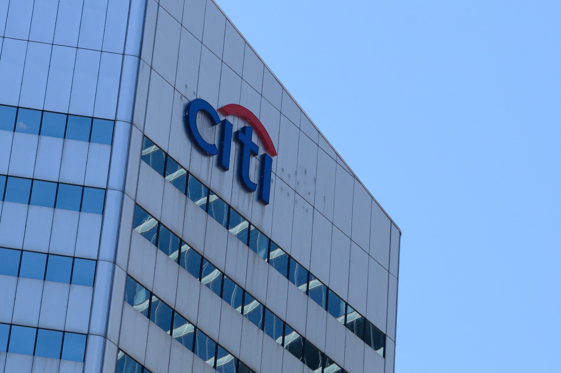CEO do Citi vê corrida por defesa cibernética diante da IA
